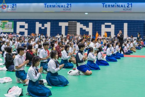 ภาพ No.103343:วันรวมพลังเด็กดี V-Star ผู้นำฟื้นฟูศีลธรรมโลก จังหวัดนครราชสีมา ณ เทอร์มินอล 21 โคราช ถ.มิตรภาพ ต.ในเมือง อ.เมืองนครราชสีมา จ.นครราชสีมา วันอังคารที่ 19 ธันวาคม พ.ศ. 2566