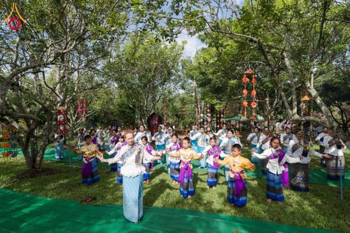 ภาพ No.165610:พิธีทอดกฐินศูนย์ปฏิบัติธรรมแก้วภูเรือ จ.เลย ในโครงการกฐินสามัคคีทั่วไทย 30,000 วัด บูชาธรรม 80 ปี หลวงพ่อธัมมชโย โดยคณะศิษยานุศิษย์วัดพระธรรมกาย วันที่ 20 ตุลาคม พ.ศ. 2567