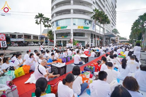 ภาพ No.173824:พิธีทอดกฐิน วัดภาวนาปีนัง ประเทศมาเลเซีย วันที่ 31 ตุลาคม พ.ศ. 2567