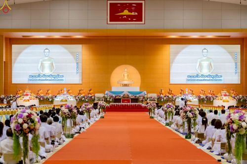 ภาพ No.236025:วันที่ 3 สิงหาคม พ.ศ. 2568 พิธีบูชาข้าวพระ ณ สภาธรรมกายสากล วัดพระธรรมกาย