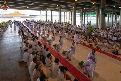 ภาพ No.143908:พิธีตัดปอยผมและปลงผมธรรมทายาท รุ่นเข้าพรรษา ณ มหาวิหารคด คอร์ 16 วัดพระธรรมกาย วันอาทิตย์ที่ 7 กรกฎาคม พ.ศ. 2567