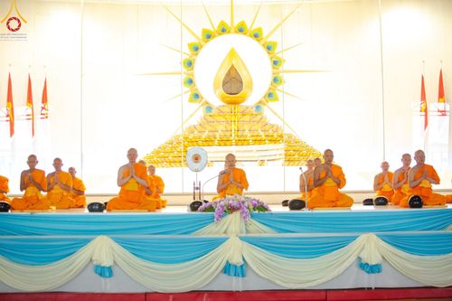 ภาพ No.177540:พิธีตักบาตรและพิธีบูชาข้าวพระ ในวันอาทิตย์ต้นเดือนที่ 1 ธันวาคม พ.ศ. 2567 ณ สภาธรรมกายสากล วัดพระธรรมกาย