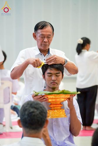 ภาพ No.216570:วันเสาร์ที่ 5 เมษายน พ.ศ. 2568 พิธีปลงผมธรรมทายาท โครงการบรรพชาอุปสมบทหมู่ธรรมทายาทอุดมศึกษารุ่น 52 ณ วัดพระธรรมกาย จ.ปทุมธานี