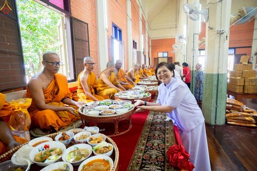 ภาพ No.252072:วันที่ 11 ตุลาคม พ.ศ. 2568 พิธีทอดกฐินสามัคคีทั่วไทย 30,000 วัด โดยคณะศิษยานุศิษย์ บูชาธรรม 81 ปี หลวงพ่อธัมมชโย ณ วัดลาดบัวหลวง จ.พระนครศรีอยุธยา