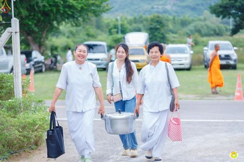 ภาพ No.236455:วันพุธที่ 30 กรกฏาคม  พ.ศ. 2568 พิธีถวายมหาสังฆทาน 81 วัด 81 ปี หลวงพ่อธัมชโย ครั้งที่ 2  ณ ศูนย์ปฏิบัติธรรมสวนผึ้ง ต.ท่าเคย อ.สวนผึ้ง จ.ราชบุรี