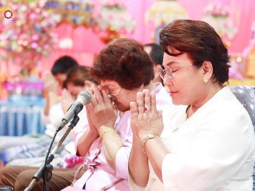 ภาพ No.164952:พิธีทอดกฐิน ณ วัดสัปรสเทศ อ.ศรีประจันต์ จ.สุพรรณบุรี  ในโครงการกฐินสามัคคีทั่วไทย 30,000 วัด บูชาธรรม 80 ปี หลวงพ่อธัมมชโย โดยคณะศิษยานุศิษย์วัดพระธรรมกาย วันที่ 20 ตุลาคม พ.ศ. 2567