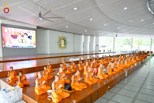 ภาพ No.214706:วันเสาร์ที่ 5 เมษายน พ.ศ. 2568 พิธีถวายภัตตาหารเมนูสวรรค์ "เพื่อการบรรลุธรรม" ณ หอฉันคุณยายอาจารย์ฯ วัดพระธรรมกาย