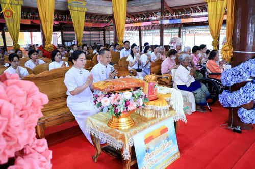 ภาพ No.179475:พิธีทอดกฐิน ณ วัดทุ่งเข็น จ.สุพรรณบุรี ในโครงการกฐินสามัคคีทั่วไทย 30,000 วัด บูชาธรรม 80 ปี หลวงพ่อธัมมชโย โดยคณะศิษยานุศิษย์วัดพระธรรมกาย วันที่ 27 ตุลาคม พ.ศ. 2567