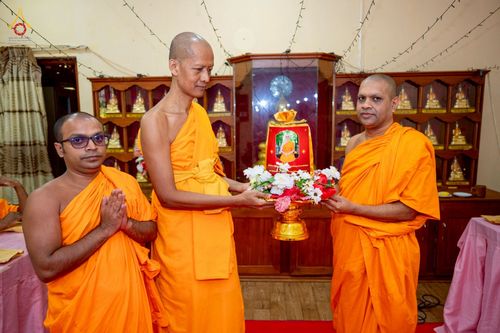 ภาพ No.264442:วันที่ 23 ตุลาคม พ.ศ. 2568 พิธีทอดกฐินสมทบ วัดกัลยาณมิตรต่างประเทศ  บูชาธรรม 81 ปี หลวงพ่อธัมมชโย  ณ วัดศรีอโรคา รามายา , วัดศรีธรรมราชา , วัดเปรดีปะกันเด วิหารายา ในเมืองมาตะเล ประเทศศรีลังกา 