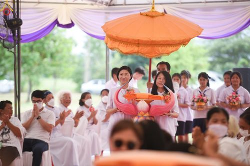 ภาพ No.90916:พิธีวางแผ่นพื้นคอนกรีต บรรจุดวงแก้ว และปฐมรัตนปฐวี ในบ่อมงคลมหาสมบัติ เพื่อสถาปนาอาคาร 80 ปี หลวงพ่อธัมมชโย วันอาทิตย์ที่ 15 ตุลาคม พ.ศ. 2566 ณ ศูนย์ปฎิบัติธรรมวิหารแดง จ.สระบุรี