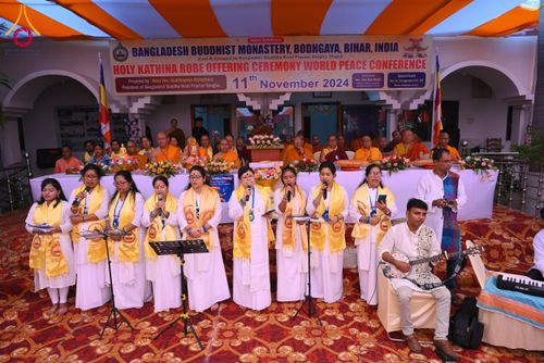 ภาพ No.179720:พิธีทอดกฐินสมทบ ณ วัดพุทธบังคลาเทศ (Bangladesh Buddhist Monastery, Bodhgaya)  เมืองพุทธคยา ประเทศอินเดีย วันที่ 11 พฤศจิกายน พ.ศ. 2567