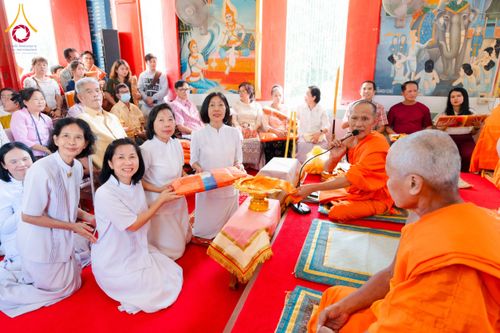 ภาพ No.173057:พิธีทอดกฐิน วัดอินทรแบก ปราจีนบุรี ในโครงการกฐินสามัคคีทั่วไทย 30,000 วัด บูชาธรรม 80 ปี หลวงพ่อธัมมชโย โดยคณะศิษยานุศิษย์วัดพระธรรมกาย วันที่ 2 พฤศจิกายน พ.ศ. 2567