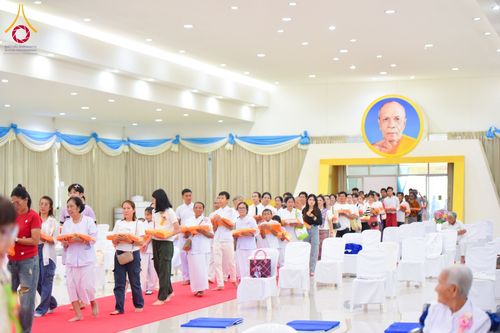 ภาพ No.171593:พิธีทอดกฐิน ณ ศูนย์ปฏิบัติธรรมและศูนย์อบรมเยาวชนเพชรบุรี ในโครงการกฐินสามัคคีทั่วไทย 30,000 วัด บูชาธรรม 80 ปี หลวงพ่อธัมมชโย โดยคณะศิษยานุศิษย์วัดพระธรรมกาย วันที่ 27 ตุลาคม พ.ศ. 2567