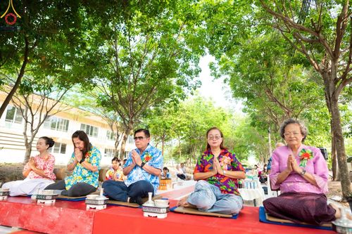 ภาพ No.62821:พิธีตักบาตรฉลองสามเณรใหม่ ในโครงการบรรพชาสามเณร ฟื้นฟูพระพุทธศาสนาทั่วไทย ณ ศูนย์ปฏิบัติธรรมพนมสารคาม(เพชรตะวัน) จ.ฉะเชิงเทรา วันที่ 12 เมษายน พ.ศ. 2567