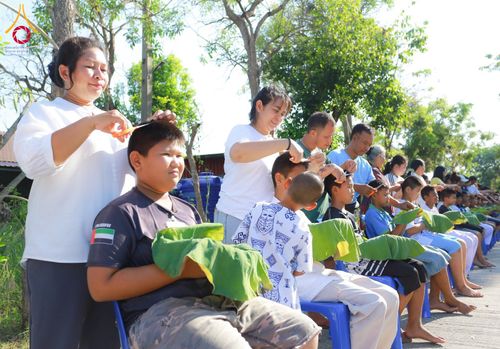 ภาพ No.317305:วันอาทิตย์ที่ 29 มีนาคม พ.ศ. 2569 พิธีตัดปอยผมและปลงผม ว่าที่สามเณร ศูนย์อบรมเยาวชนนครปฐม