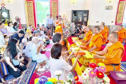 ภาพ No.261120:วันที่ 19 ตุลาคม พ.ศ. 2568 พิธีทอดกฐินสามัคคีทั่วไทย 30,000 วัด โดยคณะศิษยานุศิษย์ บูชาธรรม 81 ปี หลวงพ่อธัมมชโย ณ วัดเรืองยศสุทธาราม เขตบางคอแหลม กรุงเทพฯ