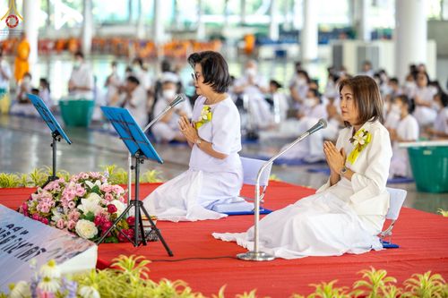 ภาพ No.86803:พิธีตักบาตร , พิธีบูชาข้าวพระ , พิธีจุดเทียนใจ ไฟนิรันดร์ อนันตชัย ในวันอาทิตย์ต้นเดือน 3 กันยายน พ.ศ. 2566 ณ วัดพระธรรมกาย