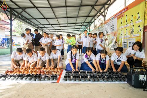 ภาพ No.104865:วันรวมพลังเด็กดี V-star ผู้นำฟื้นฟูศีลธรรมโลก จังหวัดกำแพงเพชร ณ ศูนย์ปฏิบัติธรรมกำแพงเพชร ในอุปถัมภ์พระพรหมวชิรปัญญาจารย์ วันที่ 22 ธันวาคม พ.ศ. 2566