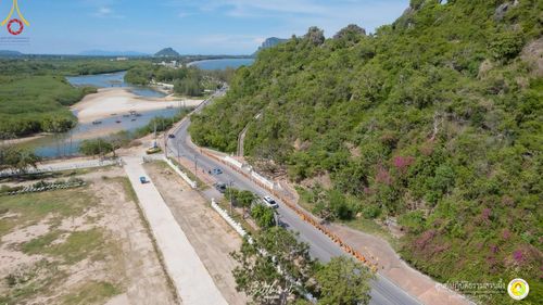 ภาพ No.222112:วันที่ 26-27 เมษายน พ.ศ. 2568 ศูนย์ปฏิบัติธรรมสวนผึ้ง ร่วมกับ ธุดงค์คสถานประจวบคีรีขันธ์ และวัดอ่าวน้อย  จัดกิจกรรมเดินธรรมยาตรา ตักบาตรข้าวสารอาหารแห้ง และจุดประทีปถวายเป็นพุทธบูชา ณ วัดอ่าวน้อย จ.ประจวบคีรีขันธ์