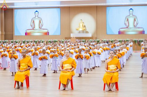 ภาพ No.215736:วันเสาร์ที่ 5 เมษายน พ.ศ. 2568 พิธีขอบรรพชา พิธีขอสรณคมน์และศีล  พิธีขอนิสสัย พิธีถวายบาตร ในโครงการบรรพชาสามเณรฟื้นฟูพระพุทธศาสนาทั่วไทย , โครงการหน่อแก้วเปรียญธรรม รุ่นที่ 13 ,  โครงการสามเณรยุวธรรมทายาท รุ่นที่ 33 , โครงการสามเณรมัชฌิมธรรมทายาท รุ่นที