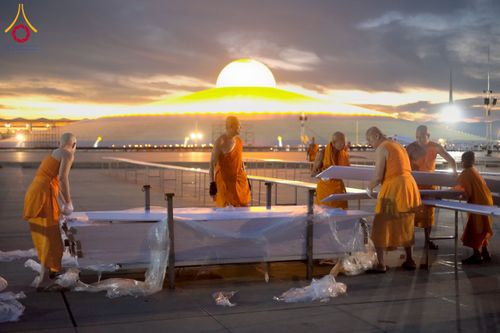 ภาพ No.217702:วันที่ 10-14 เมษายน พ.ศ. 2568 เจ้าหน้าที่อาสาสมัคร เตรียมงานวันคุ้มครองโลก ชุดที่ 2 วัดพระธรรมกาย จ.ปทุมธานี