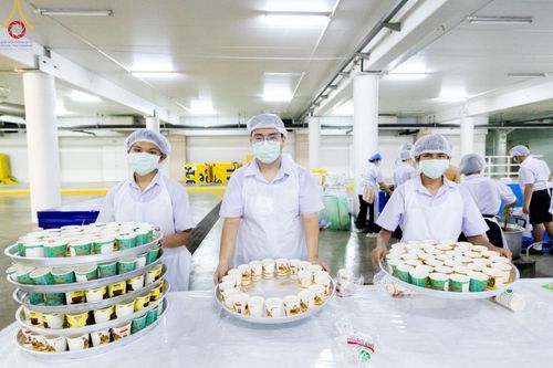 ภาพ No.58783:V.40 ภัตตาหารพระหมื่นวัด เราจัดให้ การปฏิบัติงานของเจ้าหน้าที่และอาสาสมัคร เพื่อรับบุญในการถวายภัตตาหาร แด่คณะสงฆ์ 10,000 กว่าวัดทั่วประเทศ ที่มาร่วมงานวันคุ้มครองโลก จันทร์ที่ 22 เมษายน พ.ศ. 2567 ณ วัดพระธรรมกาย