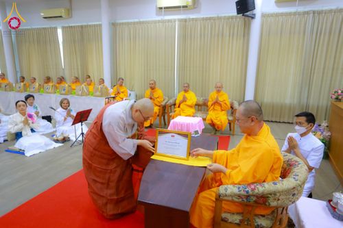 ภาพ No.197521:พิธีถวายสังฆทานคณะสงฆ์ 2 นิกายเชื่อมสัมพันธ์ไทย-เกาหลี วันอาทิตย์ที่ 5 มกราคม พ.ศ. 2568 ณ อาคารชมรมภาวนารักษ์ วัดพระธรรมกาย อำเภอคลองหลวง จังหวัดปทุมธานี