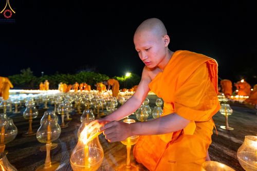 ภาพ No.125282:พิธีจุดโคมมาฆประทีป เพื่อถวายเป็นพุทธบูชา ณ เจดีย์สวรรค์ วัดบ้านขุน  อำเภอฮอด จังหวัดเชียงใหม่ วันเสาร์ที่ ๒๔ กุมภาพันธ์ พ.ศ. ๒๕๖๗