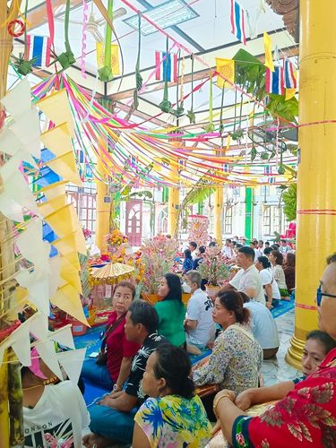 ภาพ No.173632:พิธีทอดกฐิน ณ วัดหนองม่วง จ.ระยอง ในโครงการกฐินสามัคคีทั่วไทย 30,000 วัด บูชาธรรม 80 ปี หลวงพ่อธัมมชโย โดยคณะศิษยานุศิษย์วัดพระธรรมกาย วันที่ 27 ตุลาคม พ.ศ. 2567