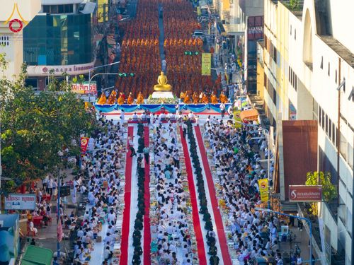 ภาพ No.147830:มหาสังฆทานครั้งยิ่งใหญ่ ตักบาตรพระ 10,000 รูป คณะสงฆ์ 4 ประเทศ 14 จังหวัดภาคใต้ วันอาทิตย์ที่ 11 สิงหาคม พ.ศ. 2567 ณ นิพัทธ์อุทิศ 3 ใจกลางนครหาดใหญ่ จ.สงขลา