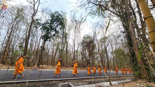 ภาพ No.61752:Photo Story พะเยาสว่างแล้ว กิจวัตรสามเณร โครงการบรรพชาสามเณร ฟื้นฟูพระพุทธศาสนาทั่วไทย  ณ ศูนย์ส่งเสริมศีลธรรมจังหวัดพะเยา โบราณสถานพระธาตุจอมทอง ต.บ้านต๋อม อ.เมือง จ.พะเยา