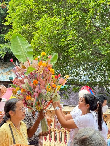 ภาพ No.267008:วันที่ 23 ตุลาคม พ.ศ. 2568 พิธีทอดกฐินสามัคคีทั่วไทย ณ วัดหนองมน อำเภอท่าวุ้ง จังหวัดลพบุรี โดยคณะศิษยานุศิษย์ บูชาธรรม 81 ปี หลวงพ่อธัมมชโย