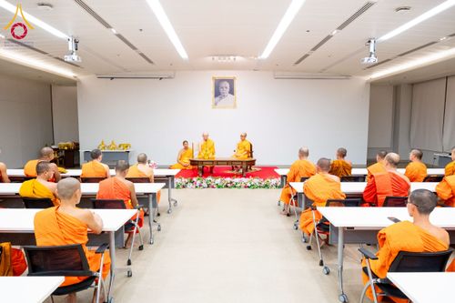 ภาพ No.222406:วันที่ 21 เมษายน พ.ศ. 2568 หลวงพ่อทัตตชีโวต้อนรับคณะสงฆ์ สปป.ลาว ณ อาคาร 100 ปี คุณยายมหารัตนอุบาสิกาจันทร์ ขนนกยูง วัดพระธรรมกาย