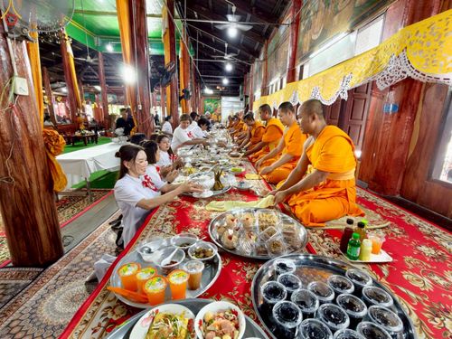 ภาพ No.278173:วันที่ 1 พฤศจิกายน พ.ศ. 2568 พิธีทอดกฐินสามัคคีทั่วไทย ณ วัดไทรย์ ต.ป่างิ้ว จ.อ่างทอง โดยคณะศิษยานุศิษย์ บูชาธรรม 81 ปี หลวงพ่อธัมมชโย