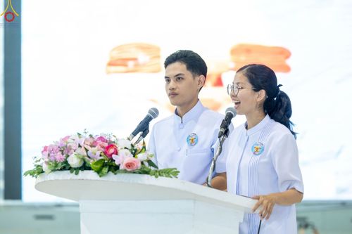 ภาพ No.89623:อบรมเชิงปฏิบัติการจัดกิจกรรมทอดกฐินสัมฤทธิ์ และพิธีมอบผ้าไตรประธานกฐินสัมฤทธิ์เด็กดี V-Star ประจำปีพุทธศักราช 2566  วันเสาร์ที่ 9 กันยายน พ.ศ. 2566 ณ สภาธรรมกายสากล วัดพระธรรมกาย จ.ปทุมธานี