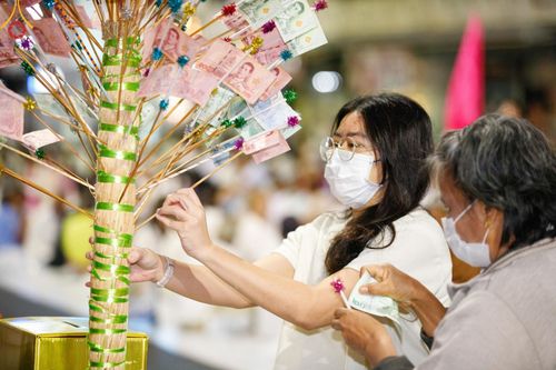 ภาพ No.126007:พิธีทำบุญเมืองนครราชสีมา ฉลอง 556 ปี ตักบาตรพระ 10,000 รูป ในวันเสาร์ที่ 2 มีนาคม พ.ศ.2567 ณ อนุสาวรีย์ท้าวสุรนารี จ.นครราชสีมา จัดโดย คณะสงฆ์จังหวัดนครราชสีมา ร่วมกับสำนักงานจังหวัดนครราชสีมา