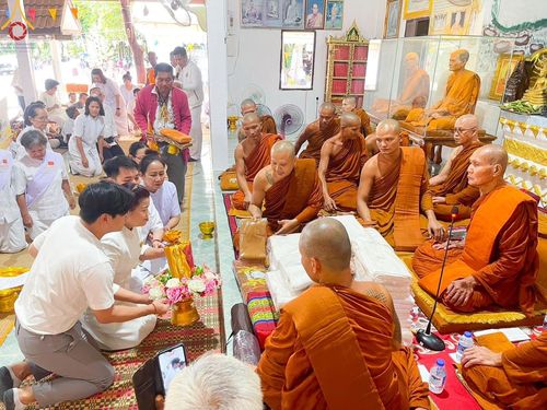 ภาพ No.165120:พิธีทอดกฐิน ณ วัดป่าท่าวารี อ.ทุ่งฝน จ.อุดรธานี ในโครงการกฐินสามัคคีทั่วไทย 30,000 วัด บูชาธรรม 80 ปี หลวงพ่อธัมมชโย โดยคณะศิษยานุศิษย์วัดพระธรรมกาย วันที่ 20 ตุลาคม พ.ศ. 2567