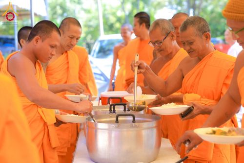 ภาพ No.275918:วันที่ 26-30 พฤศจิกายน พ.ศ. 2568 ทีมพระพี่เลี้ยงตั้งรับ รายงานตัวโครงการบวชบูชาธรรมมหาปูชนียาจารย์ ณ ศูนย์ปฏิบัติธรรมบุรีรัมย์