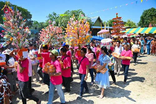 ภาพ No.182922:พิธีทอดกฐิน ณ วัดวังวุ้ง อ.ท่าตะเกียบ จ.ฉะเชิงเทรา ในโครงการทอดกฐินสามัคคีทั่วไทย 30,000 วัด บูชาธรรม 80 ปี หลวงพ่อธัมมชโย โดยคณะศิษยานุศิษย์วัดพระธรรมกาย วันที่ 10 พฤศจิกายน พ.ศ. 2567