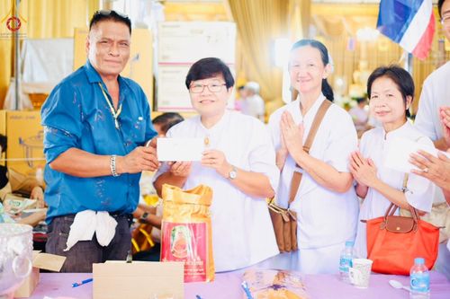 ภาพ No.163573:โครงการกฐินสามัคคีทั่วไทย 30,000 วัด บูชาธรรม 80 ปี หลวงพ่อธัมมชโย โดย คณะศิษยานุศิษย์วัดพระธรรมกาย ณ วัดหนามแดง จ.สมุทรปราการ วันที่ 20 ตุลาคม พ.ศ. 2567