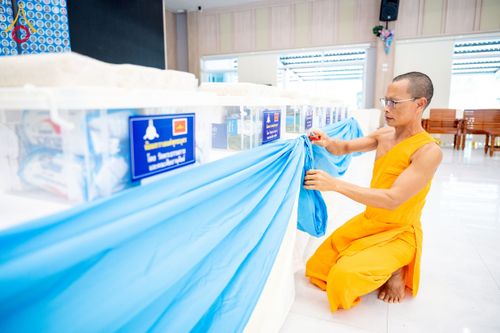 ภาพ No.225886:วันเสาร์ที่ 24 พฤษภาคม พ.ศ. 2568 พิธีถวายสังฆทาน 323 วัด ปีที่ 21 ครั้งที่ 177 พิธีมอบกองทุนหนุนแรงใจช่วยครูใต้ ปีที่ 18 ครั้งที่ 141 และพิธีทำบุญอุทิศส่วนกุศลให้ผู้วายชนม์ ณ ศูนย์ปฏิบัติธรรมภาคใต้ จ.สงขลา