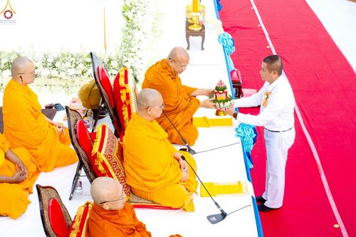 ภาพ No.236893:วันอาทิตย์ที่ 10 สิงหาคม พ.ศ. 2568 มหาสังฆทานครั้งยิ่งใหญ่ ตักบาตรพระ 10,000 รูป ถ.นิพัทธ์อุทิศ 3 ใจกลางนครหาดใหญ่ จ.สงขลา