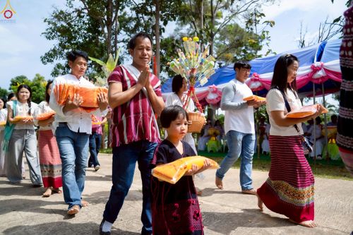 ภาพ No.258268:วันที่ 13 ตุลาคม พ.ศ. 2568 พิธีทอดกฐินสามัคคีทั่วไทย 30,000 วัด โดยคณะศิษยานุศิษย์ บูชาธรรม 81 ปี หลวงพ่อธัมมชโย ณ วัดทุ่งเจริญธรรม อ.อมก๋อย จ.เชียงใหม่