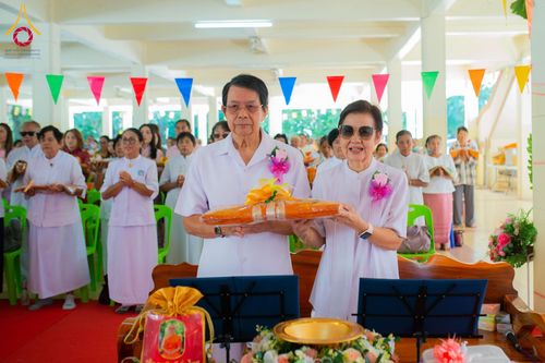 ภาพ No.178436:พิธีทอดกฐิน ณ วัดหนองระเวียง ต.หนองระเวียง อ.พิมาย จ.นครราชสีมา ในโครงการทอดกฐินสามัคคีทั่วไทย 30,000 วัด บูชาธรรม 80 ปี หลวงพ่อธัมมชโย โดยคณะศิษยานุศิษย์วัดพระธรรมกาย วันที่ 13 พฤศจิกายน พ.ศ. 2567