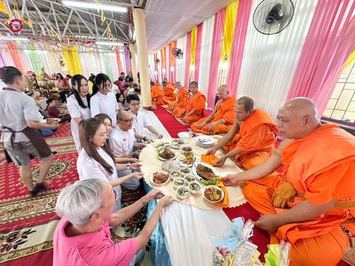 ภาพ No.178677:พิธีทอดกฐิน ณ วัดประดู่บางจาก แขวงปากคลอง ภาษีเจริญ กรุงเทพฯ ในโครงการกฐินสามัคคีทั่วไทย 30,000 วัด บูชาธรรม 80 ปี หลวงพ่อธัมมชโย โดยคณะศิษยานุศิษย์วัดพระธรรมกาย วันที่ 10 พฤศจิกายน พ.ศ. 2567