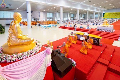 ภาพ No.88802:พิธีบูชาครูผู้ค้นพบวิชชาธรรมกาย วันศุกร์ที่ 29 กันยายน พ.ศ. 2566 วันเพ็ญขึ้น 15 ค่ำ เดือน 10 ณ วัดพระธรรมกาย