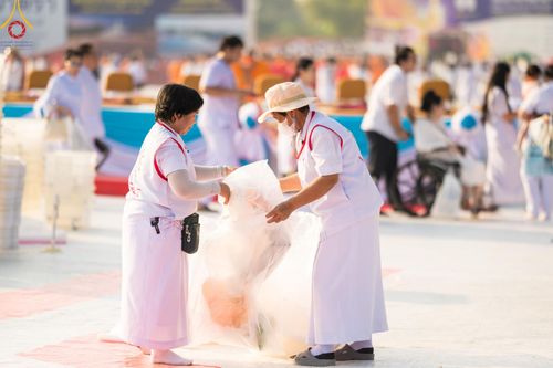 ภาพ No.113370:V.12 พลังหมู่ การเตรียมงาน เก็บงาน การรับบุญของเจ้าหน้าที่หน่วยงานต่างๆ เพื่อโครงการธรรมยาตรา ปีที่ 12 ระหว่างวันที่ 2 - 31 มกราคม พ.ศ. 2567