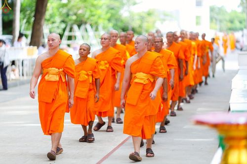 ภาพ No.250600:วันอังคารที่ 7 ตุลาคม พ.ศ. 2568 พิธีมหาปวารณาออกพรรษา ณ โบสถ์พระไตรปิฎก วัดพระธรรมกาย