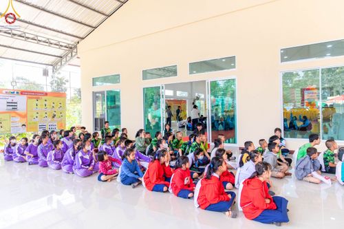 วันรวมพลังเด็กดี V-star ผู้นำฟื้นฟูศีลธรรมโลก จังหวัดแม่ฮ่องสอน วันพฤหัสบดีที่ 30 พฤศจิกายน พ.ศ. 2566 ณ ศูนย์ปฏิบัติธรรมขุนยวม อ.ขุนยวม จ.แม่ฮ่องสอน