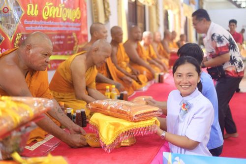 ภาพ No.253914:วันที่ 12 ตุลาคม พ.ศ. 2568 พิธีทอดกฐินสามัคคีทั่วไทย 30,000 วัด โดยคณะศิษยานุศิษย์ บูชาธรรม 81 ปี หลวงพ่อธัมมชโย ณ วัดบัวทอง อ.สามโคก จ.ปทุมธานี